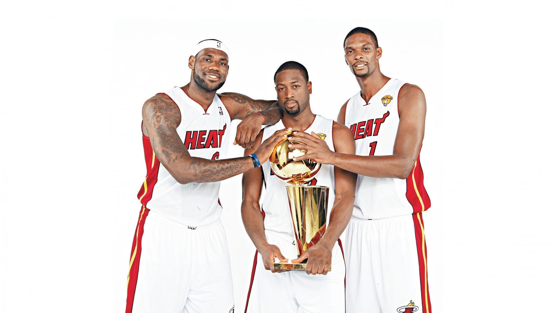 公牛团队失误不断主场输球，公牛队进场